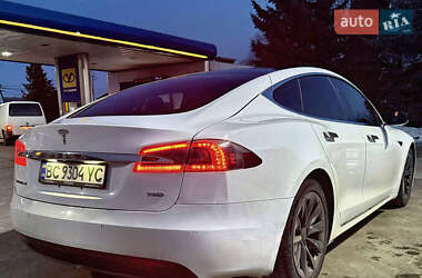 Лифтбек Tesla Model S 2016 в Львове