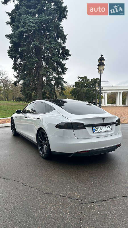 Лифтбек Tesla Model S 2013 в Одессе