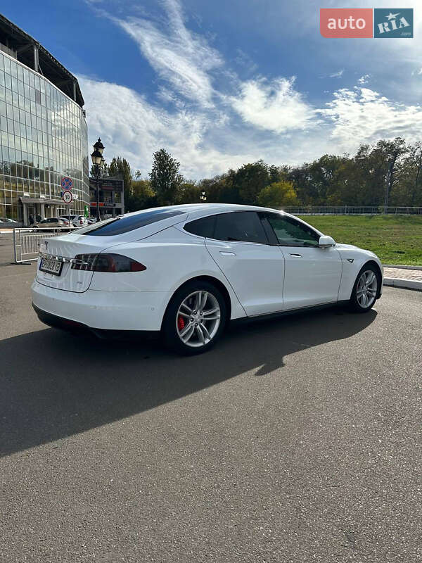 Лифтбек Tesla Model S 2016 в Одессе