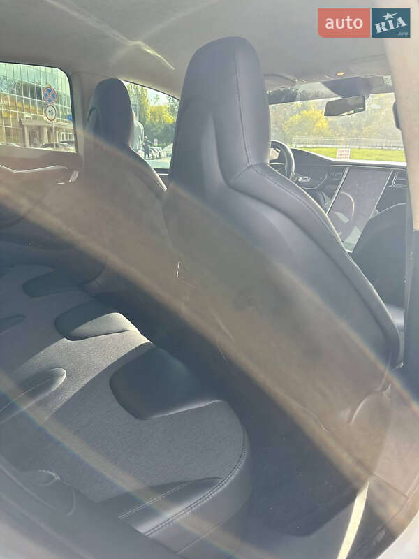 Лифтбек Tesla Model S 2016 в Одессе