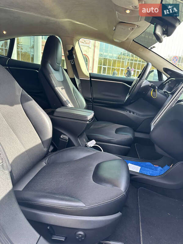 Лифтбек Tesla Model S 2016 в Одессе