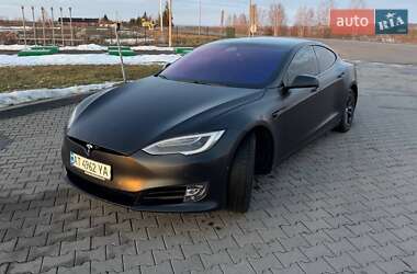 Лифтбек Tesla Model S 2018 в Ивано-Франковске