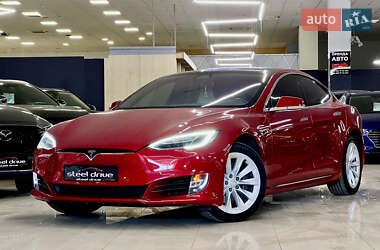 Лифтбек Tesla Model S 2019 в Николаеве