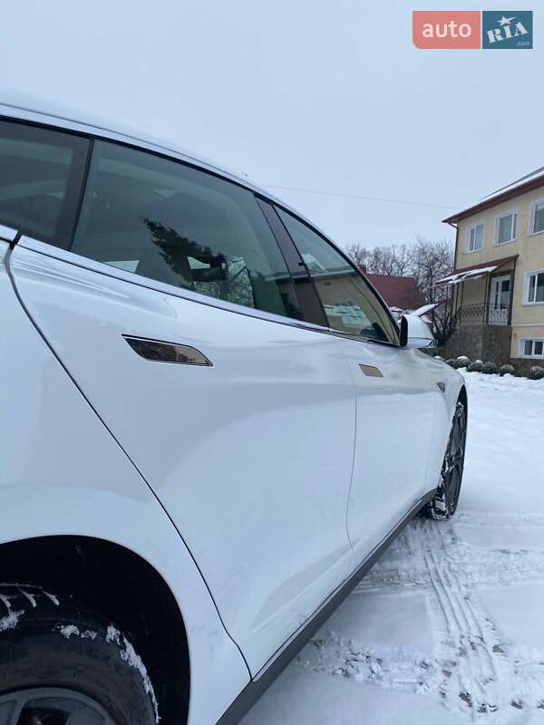 Лифтбек Tesla Model S 2013 в Ивано-Франковске