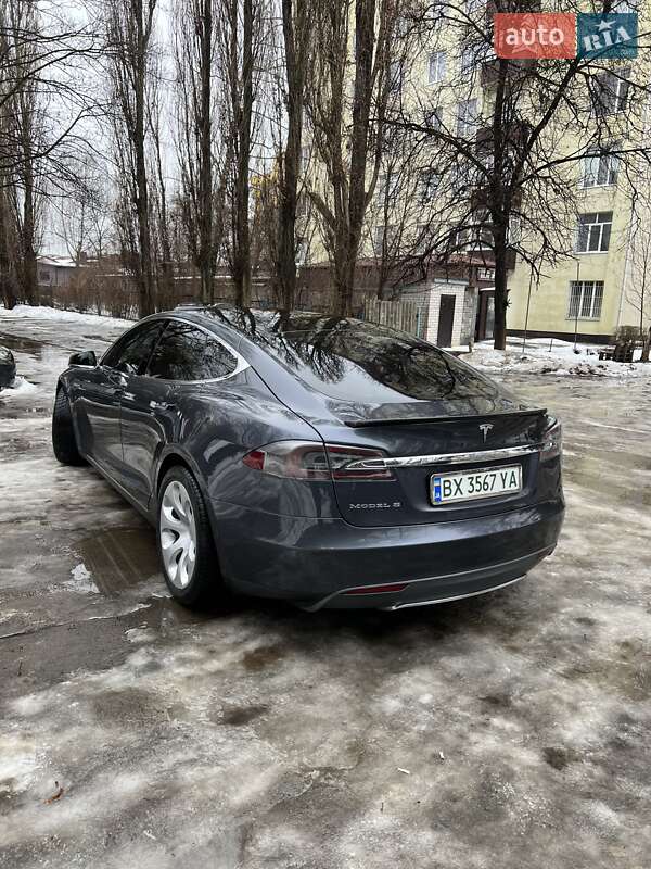 Лифтбек Tesla Model S 2014 в Ровно