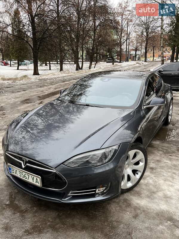 Лифтбек Tesla Model S 2014 в Ровно
