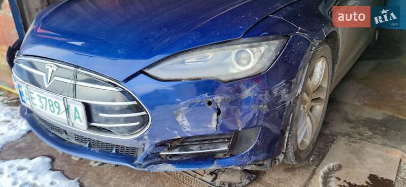 Ліфтбек Tesla Model S 2016 в Кривому Розі
