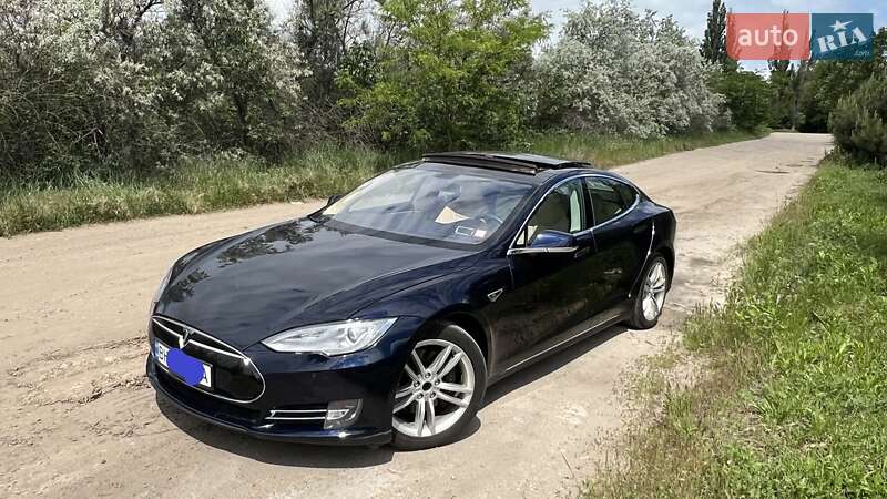 Лифтбек Tesla Model S 2014 в Одессе