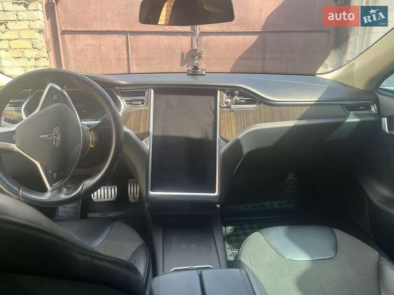 Ліфтбек Tesla Model S 2013 в Харкові