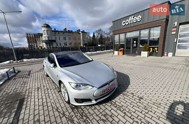 Ліфтбек Tesla Model S 2016 в Ковелі