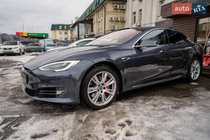 Ліфтбек Tesla Model S 2020 в Києві