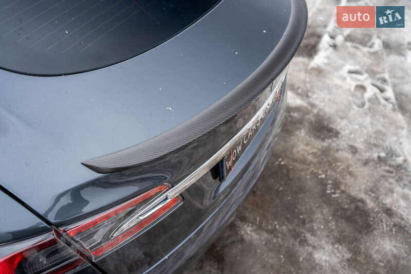 Ліфтбек Tesla Model S 2020 в Києві