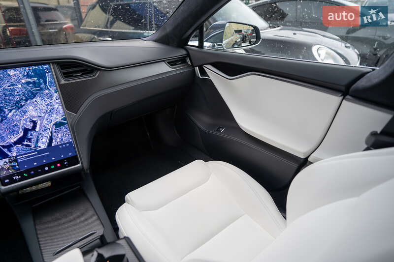 Ліфтбек Tesla Model S 2020 в Києві