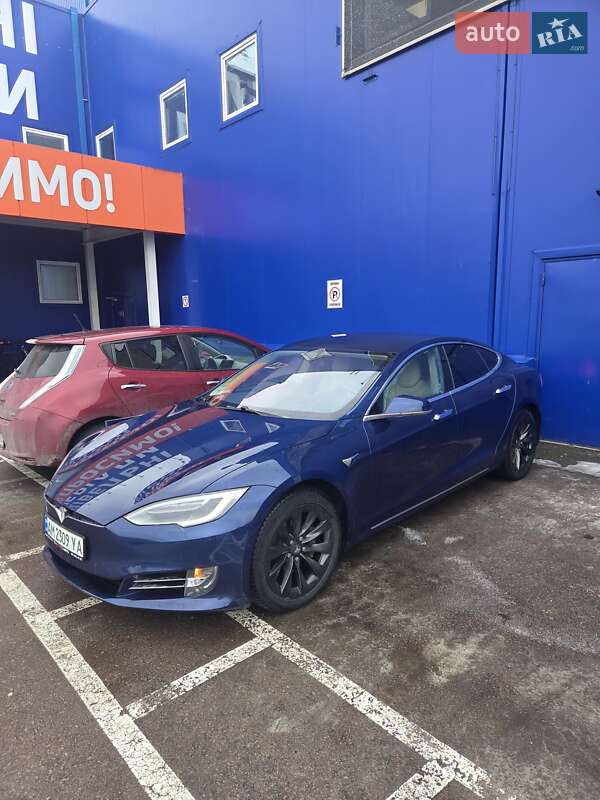 Ліфтбек Tesla Model S 2017 в Житомирі