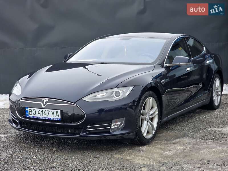 Tesla Model S 2014