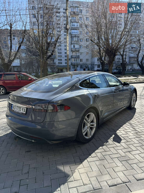 Лифтбек Tesla Model S 2013 в Ужгороде
