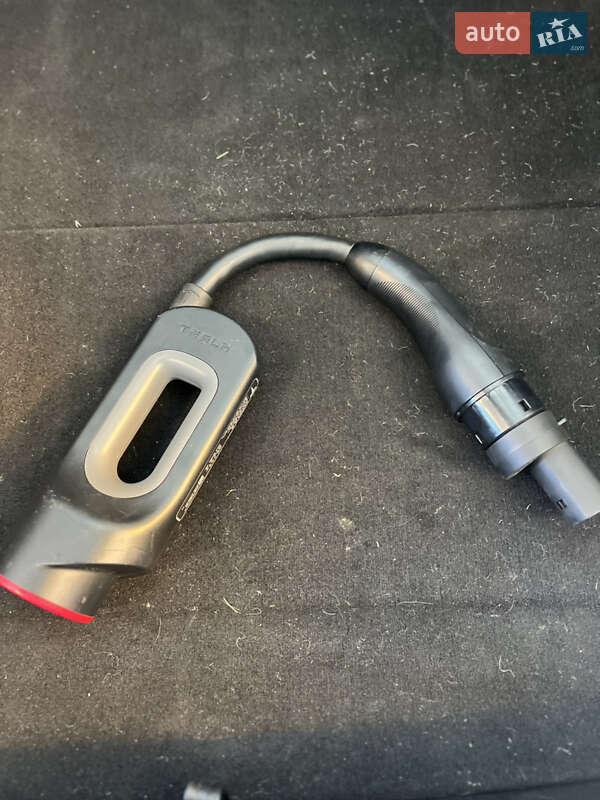 Лифтбек Tesla Model S 2013 в Ужгороде