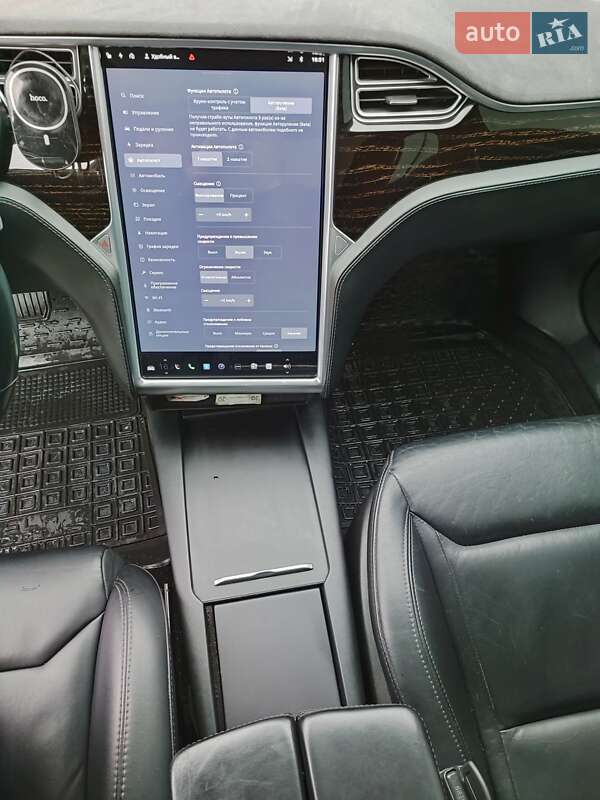 Ліфтбек Tesla Model S 2016 в Сарнах