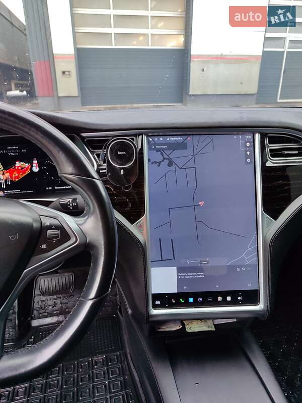 Ліфтбек Tesla Model S 2016 в Сарнах