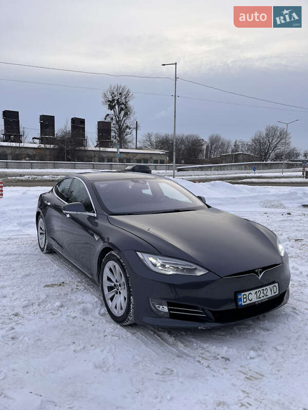 Tesla Model S 2016