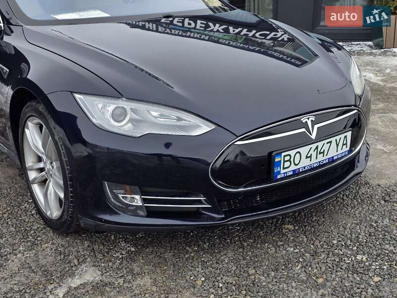 Лифтбек Tesla Model S 2014 в Тернополе