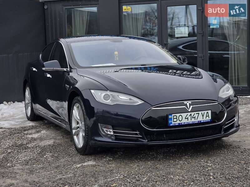Лифтбек Tesla Model S 2014 в Тернополе