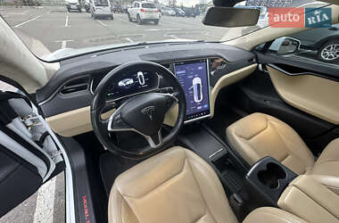 Лифтбек Tesla Model S 2015 в Киеве
