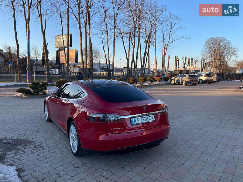 Лифтбек Tesla Model S 2015 в Стрые