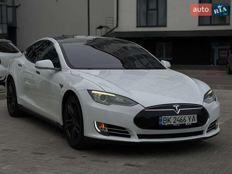 Ліфтбек Tesla Model S 2013 в Львові фото 2 Ліфтбек Tesla Model S 2013 в Львові