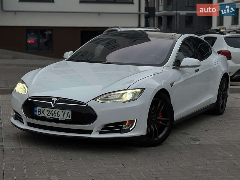 Ліфтбек Tesla Model S 2013 в Львові фото Ліфтбек Tesla Model S 2013 в Львові