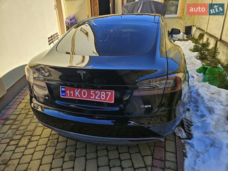 Ліфтбек Tesla Model S 2014 в Львові