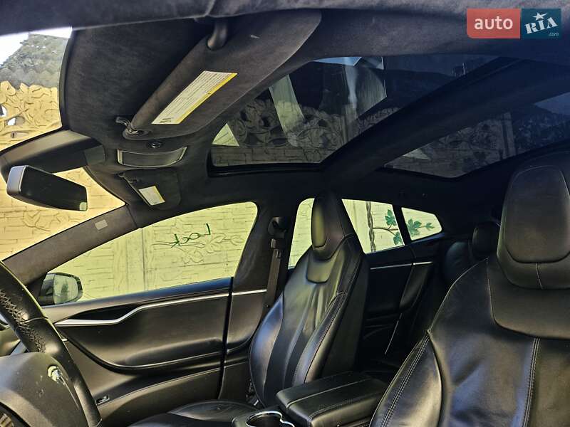 Ліфтбек Tesla Model S 2014 в Львові