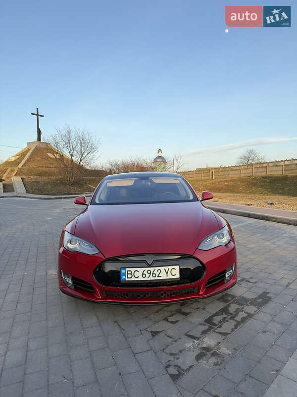 Ліфтбек Tesla Model S 2014 в Львові