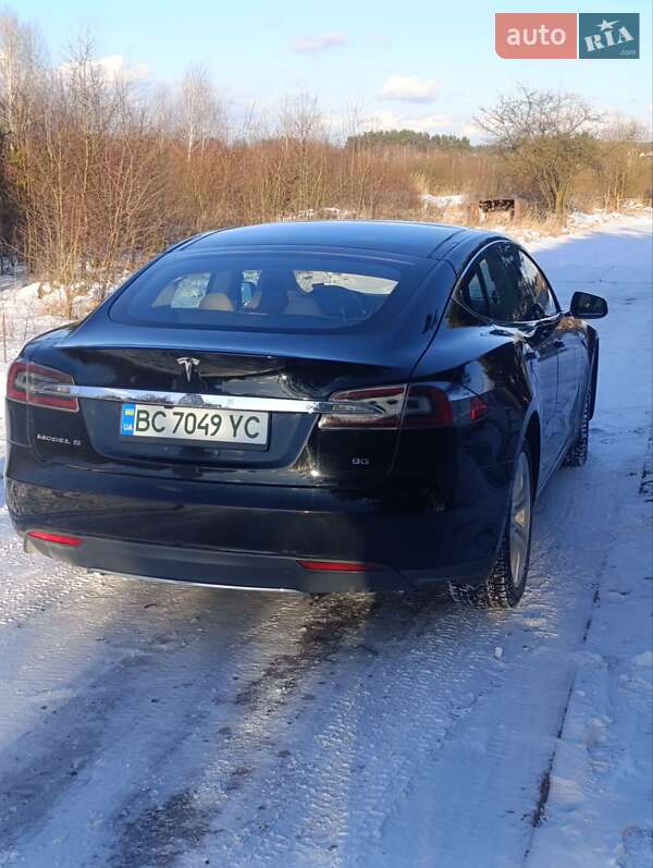 Ліфтбек Tesla Model S 2013 в Львові