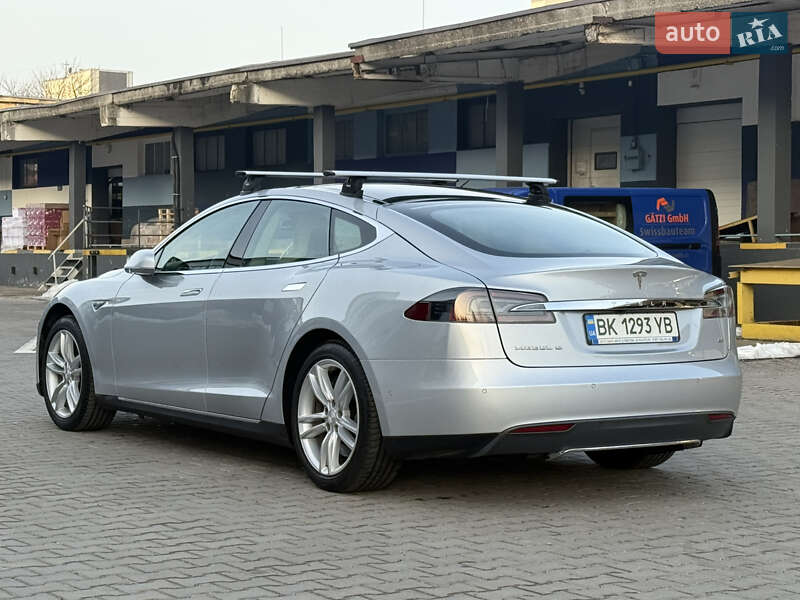 Лифтбек Tesla Model S 2014 в Ровно