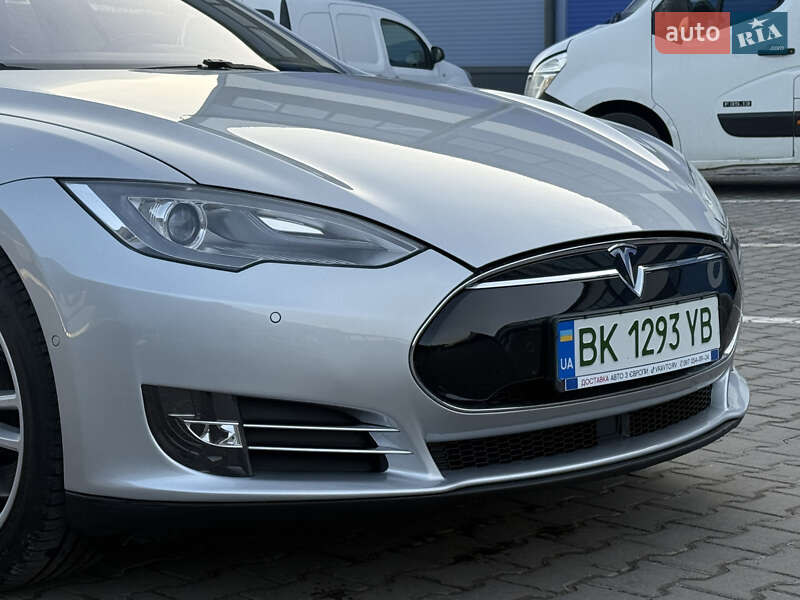 Лифтбек Tesla Model S 2014 в Ровно