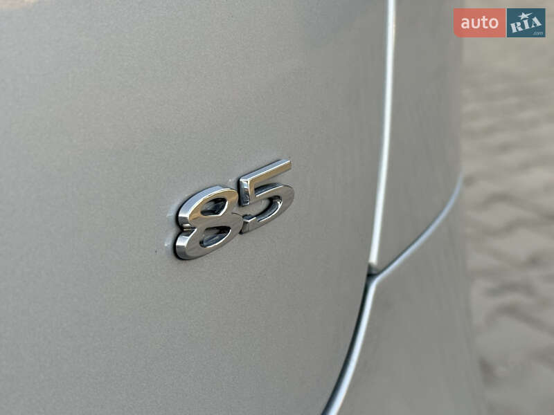 Лифтбек Tesla Model S 2014 в Ровно