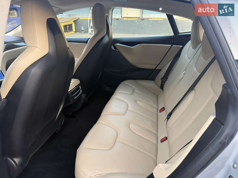 Лифтбек Tesla Model S 2014 в Ровно