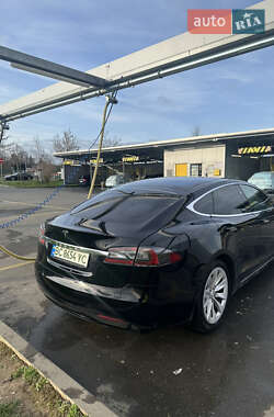 Лифтбек Tesla Model S 2018 в Львове