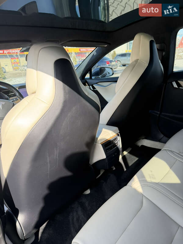 Ліфтбек Tesla Model S 2019 в Тернополі