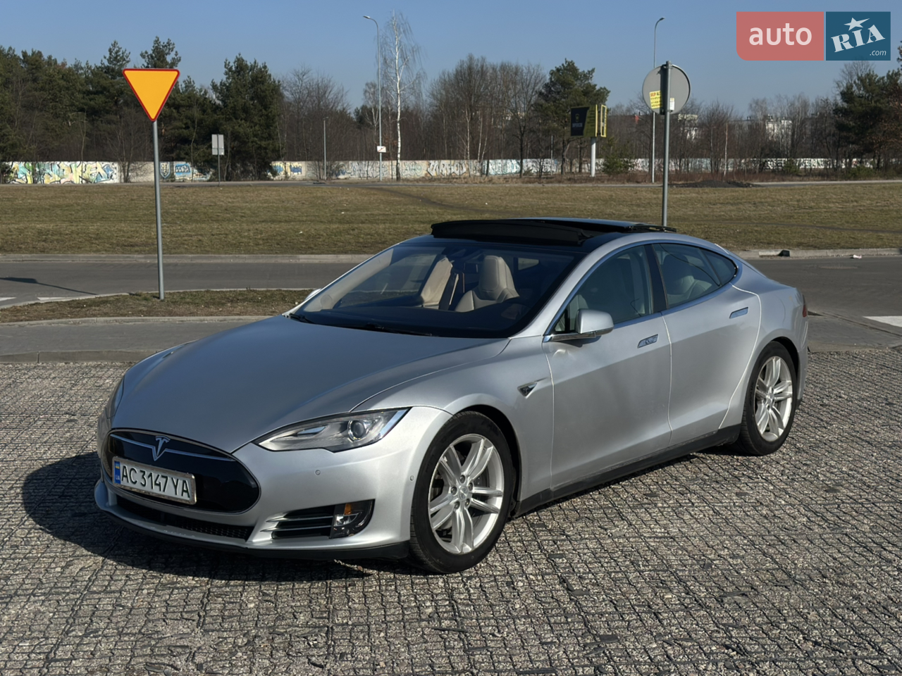2015 Tesla Model S - мініатюра 40