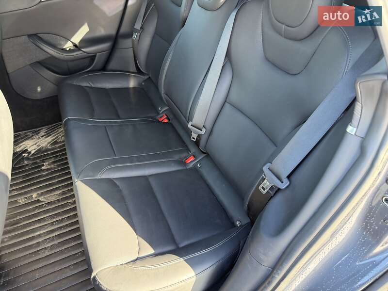 Ліфтбек Tesla Model S 2021 в Фастові
