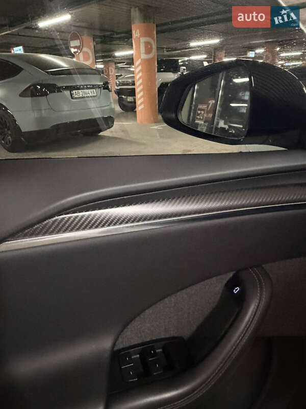 Лифтбек Tesla Model S 2021 в Киеве