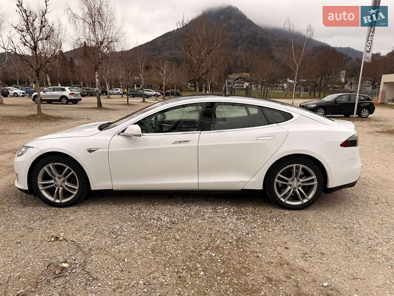 Ліфтбек Tesla Model S 2015 в Миколаєві