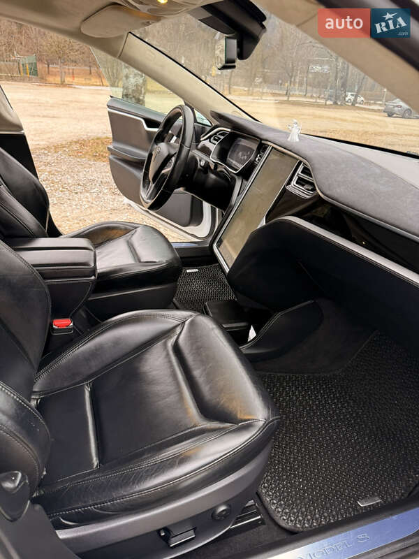 Ліфтбек Tesla Model S 2015 в Миколаєві