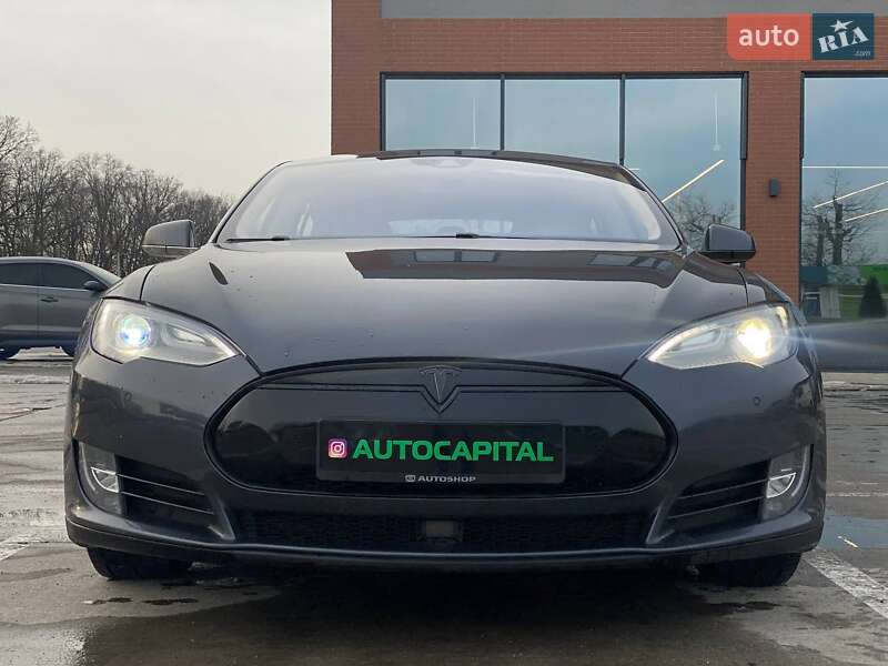 Ліфтбек Tesla Model S 2015 в Києві