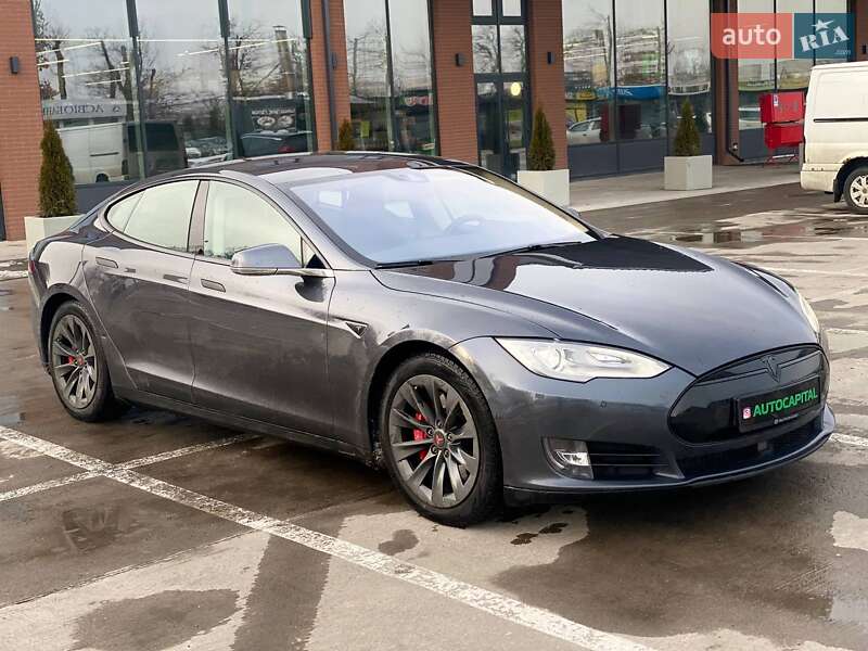 Ліфтбек Tesla Model S 2015 в Києві