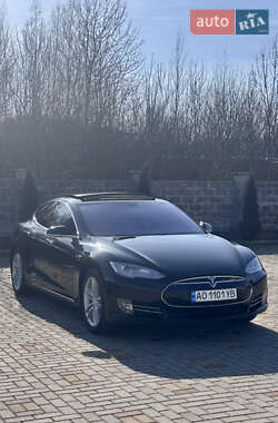 Лифтбек Tesla Model S 2014 в Ужгороде