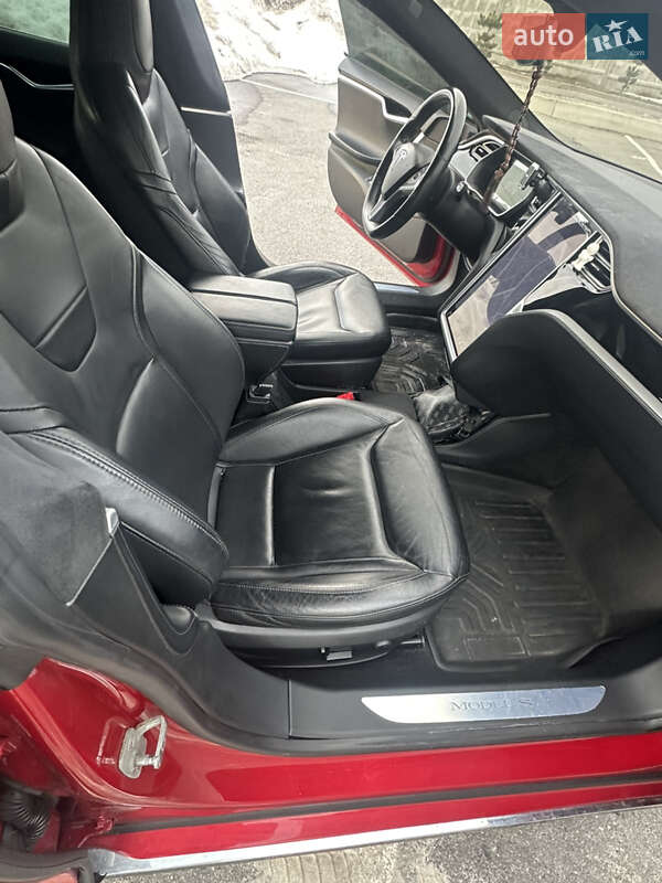 Ліфтбек Tesla Model S 2016 в Києві