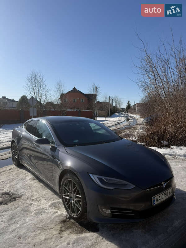 Ліфтбек Tesla Model S 2020 в Києві